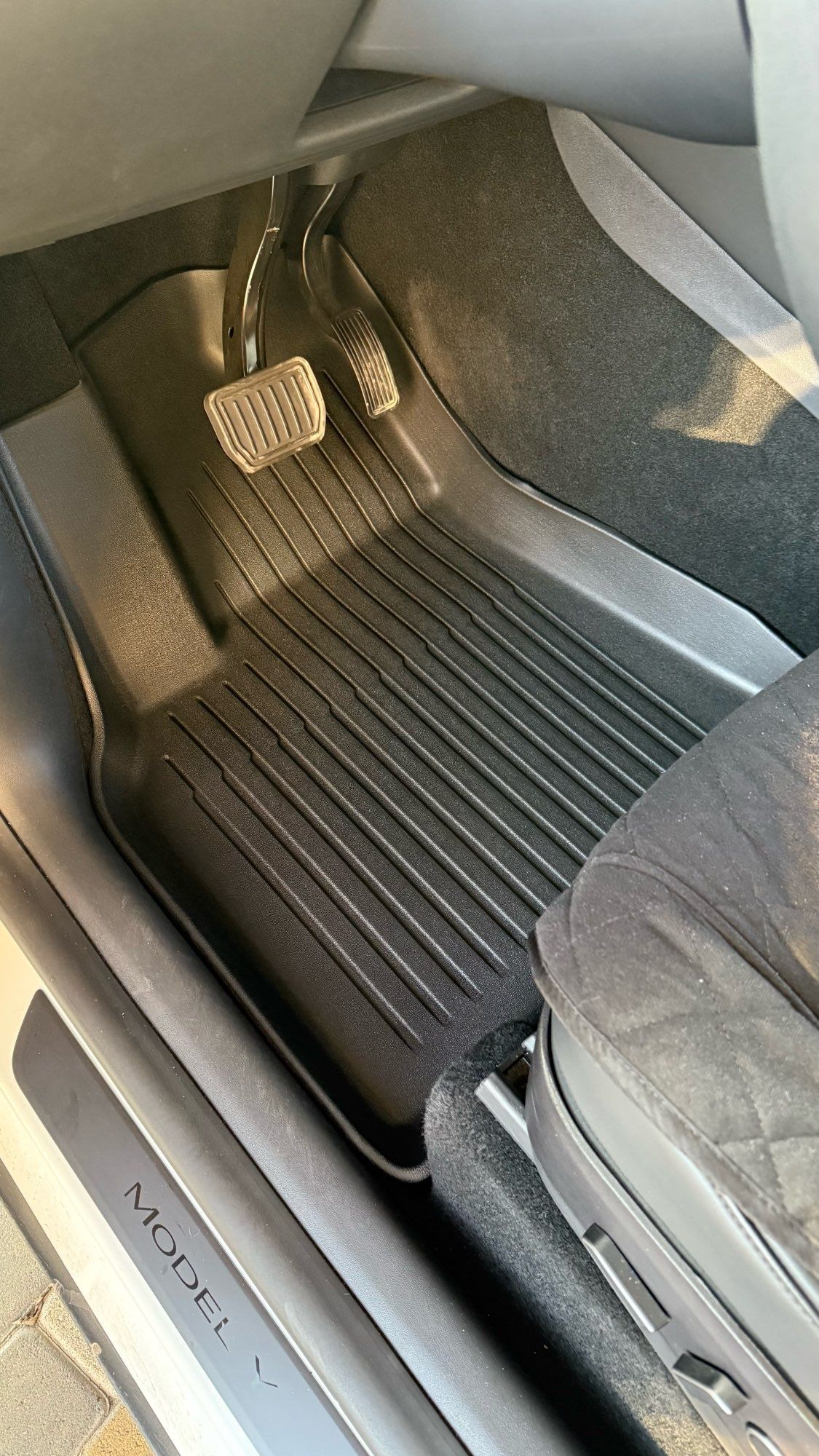 Комплект килимків Tesla Model Y