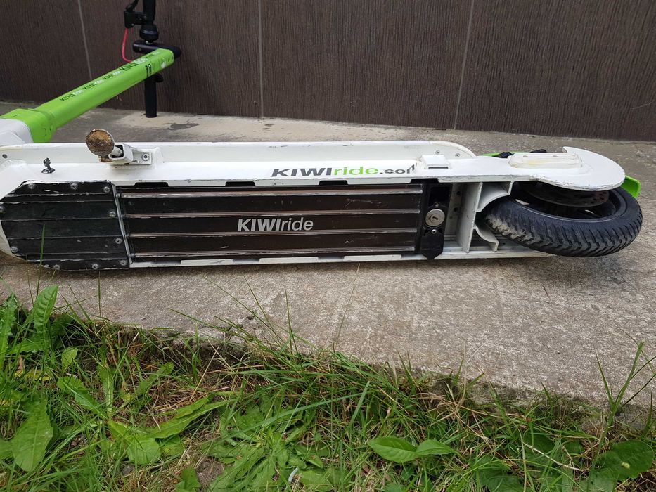 Hulajnoga elektryczna Kiwi Ride - uszkodzona, do remontu lub na części