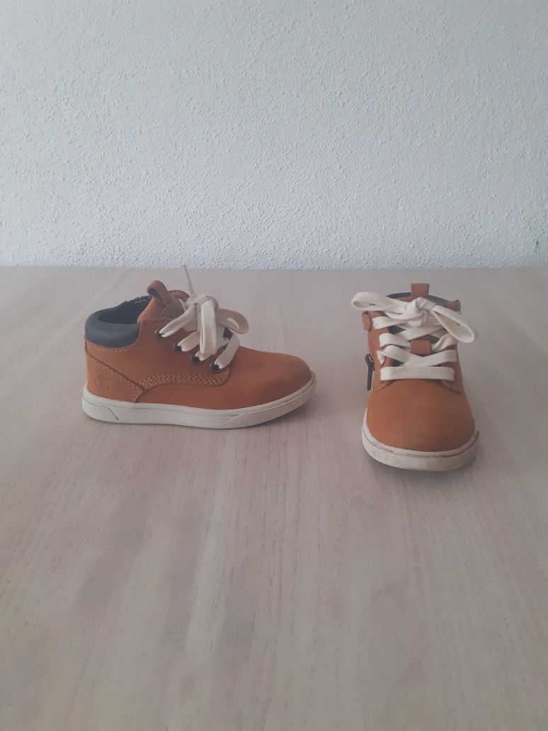 Sapatos/ Tenis Timberland N°23