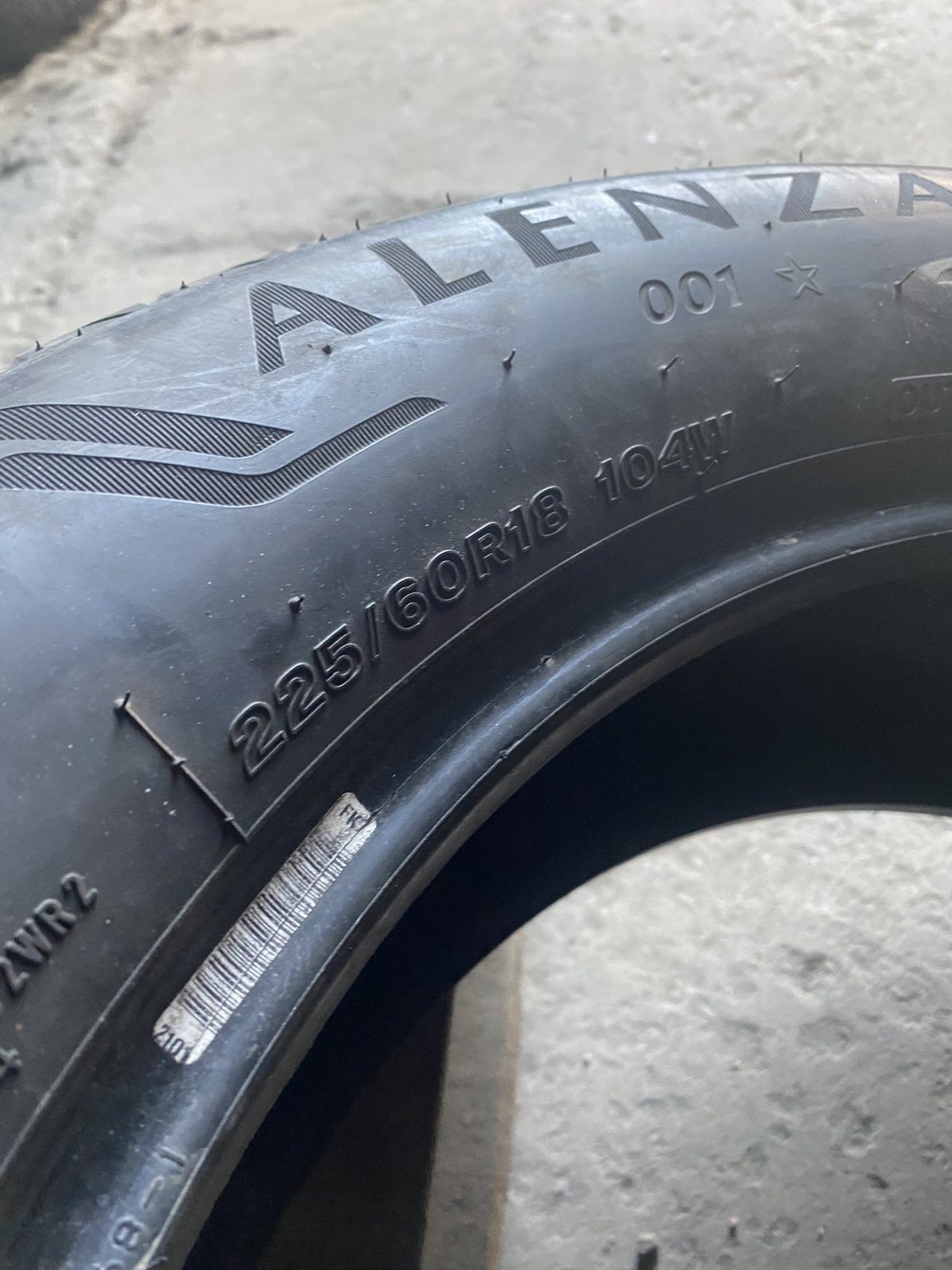 225.60.18 Bridgestone 2шт лето БУ склад шины резина из Европы 60 R18
