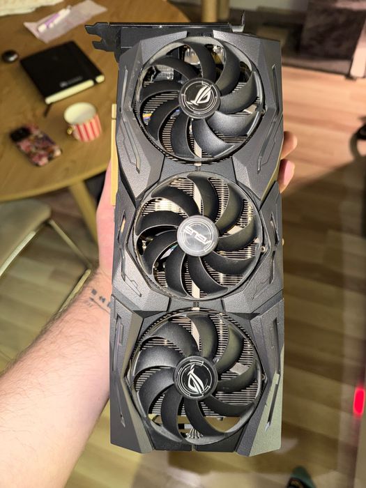 RTX 2080 Ti Asus 11GB VRAM