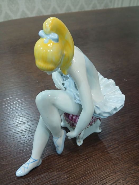 Розпродаж. Антикварна фарфорова статуетка часів СРСР