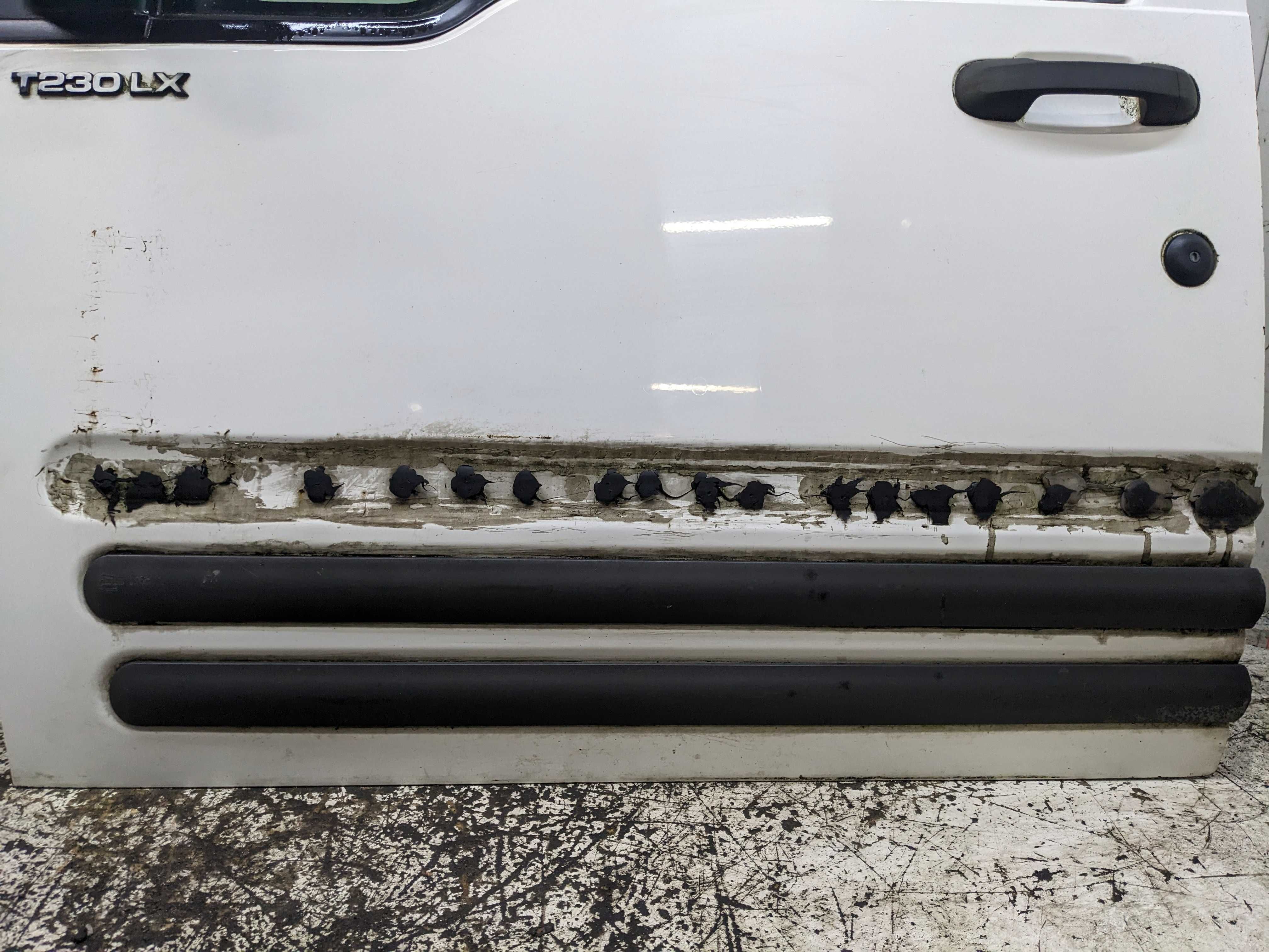 Ford Transit Connect T230 LX Drzwi Lewe Przednie Lewy Przód