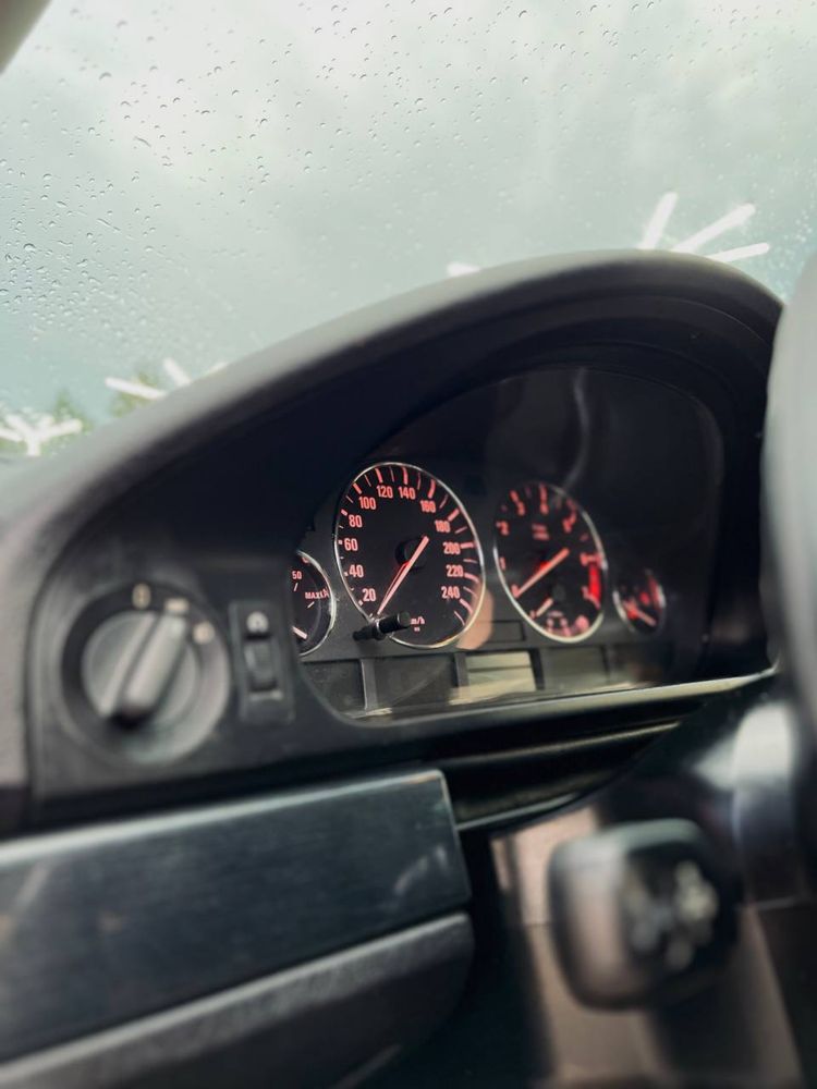 Продам Авто BMW e39 520i