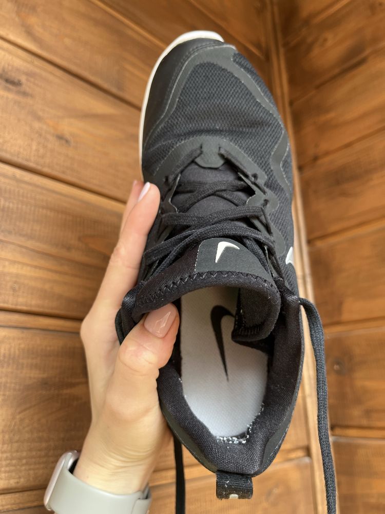 Кросівки Nike , спортивні кросівки Nike