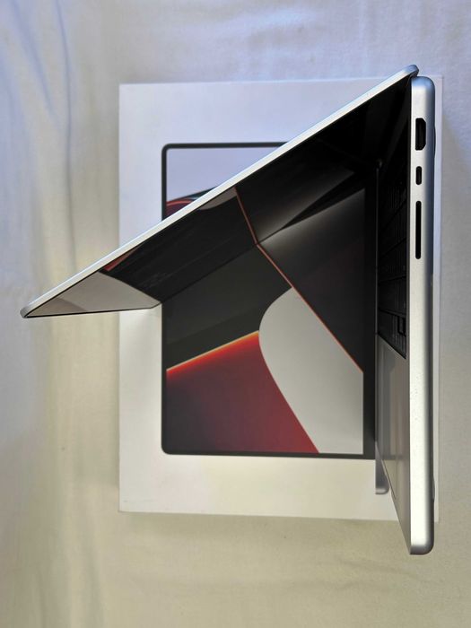 MacBook Pro 14.2”. M1 Pro, 16RAM/500Gb SSD - 91% батарея - Silver