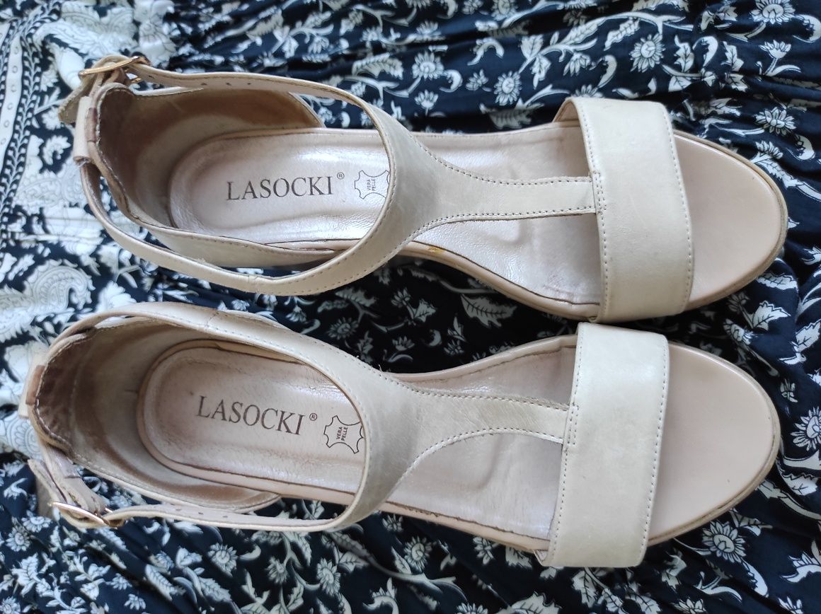 Sandały damskie koturny Lasocki 38