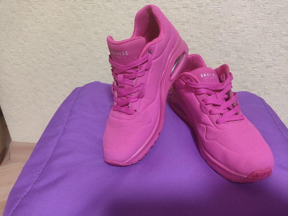 Кросівки фуксія skechers р.37