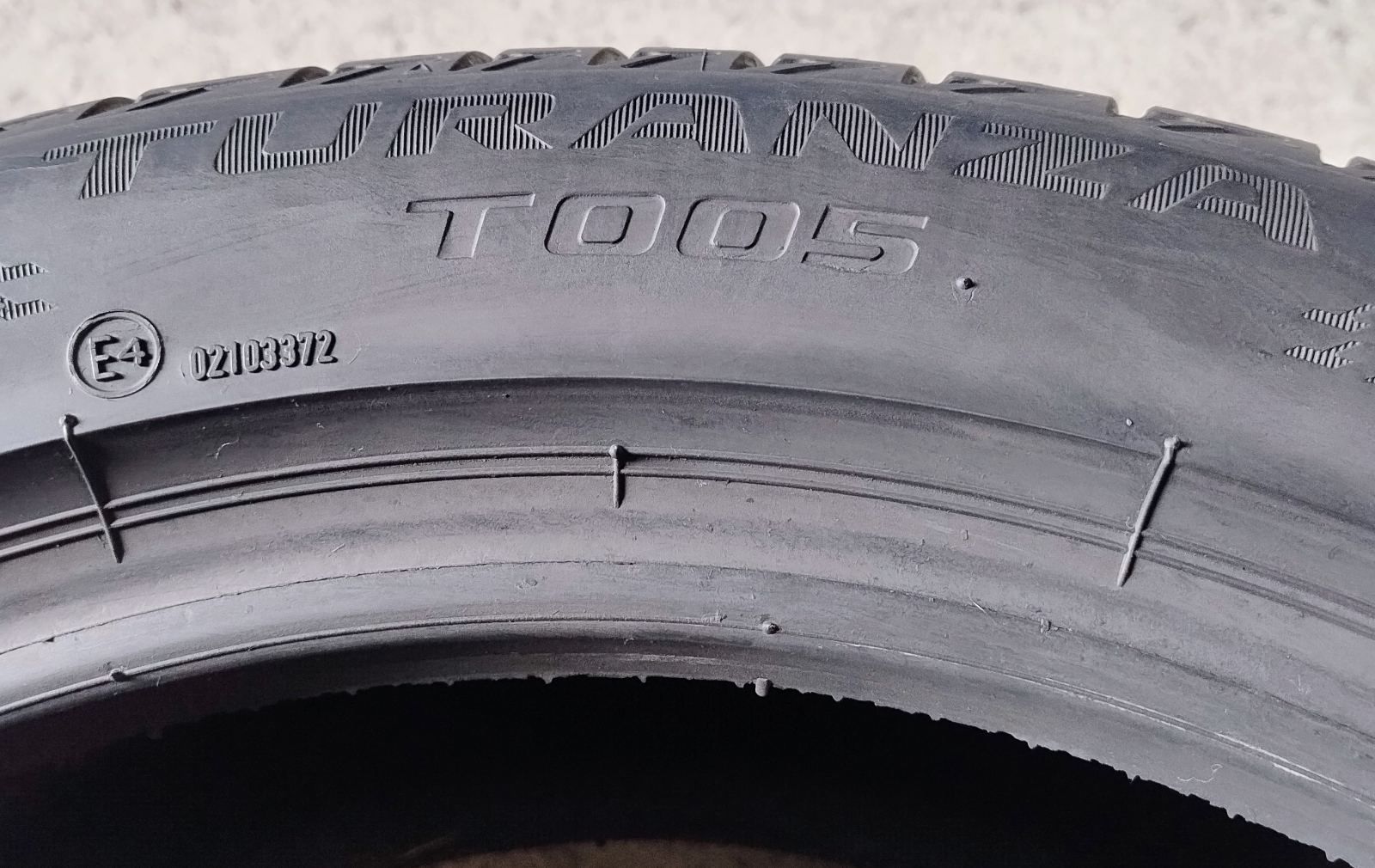 Шини літні R18 255/45 Bridgestone Turanza T005