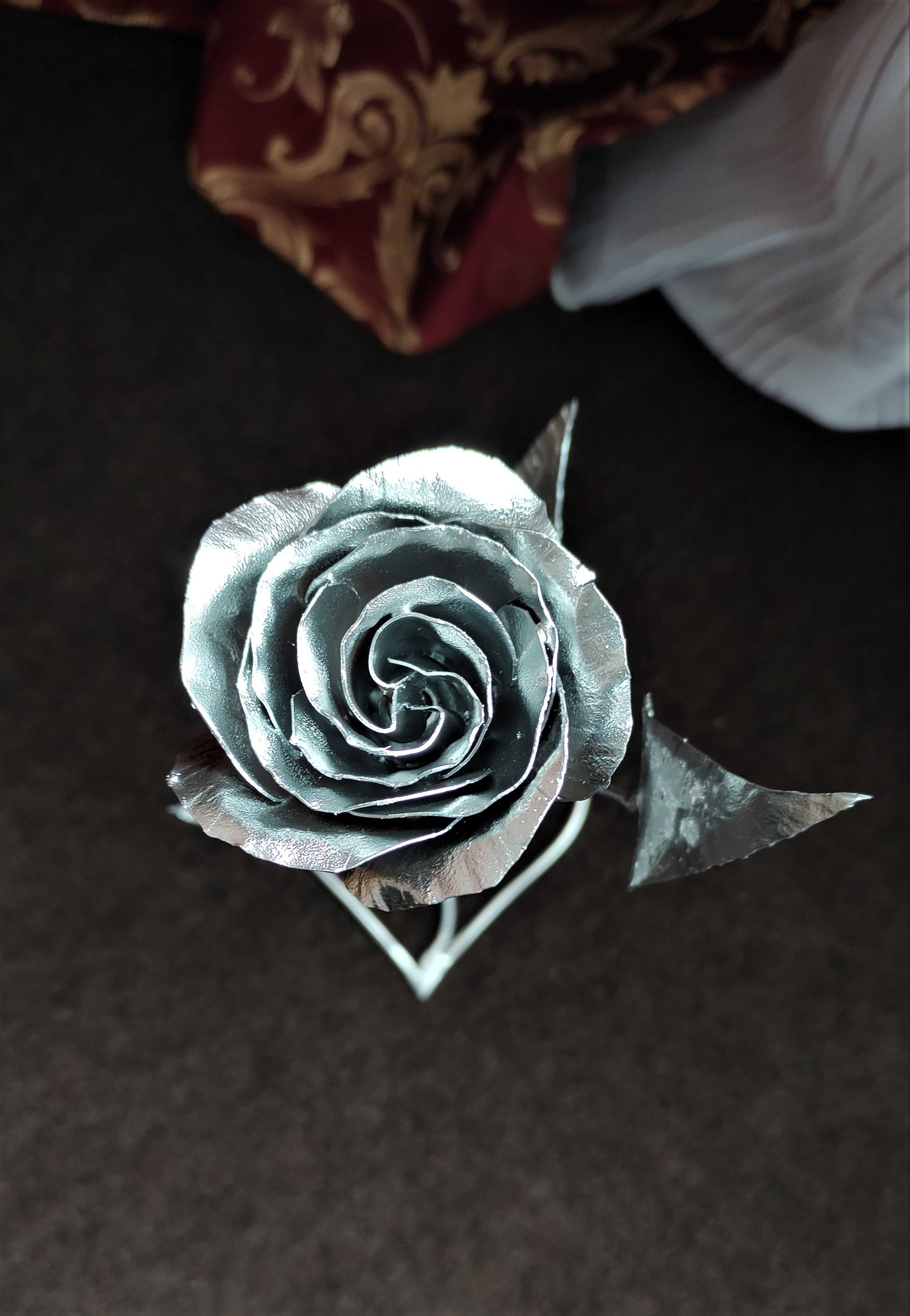Роза из металла на ножке сердце, роза ручной работы 4 варианта