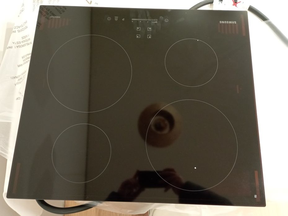 Срочно.Индукционная плита Samsung