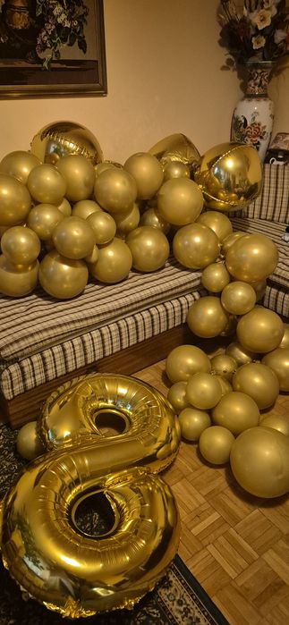 Balony urodziny zlote 8 lat