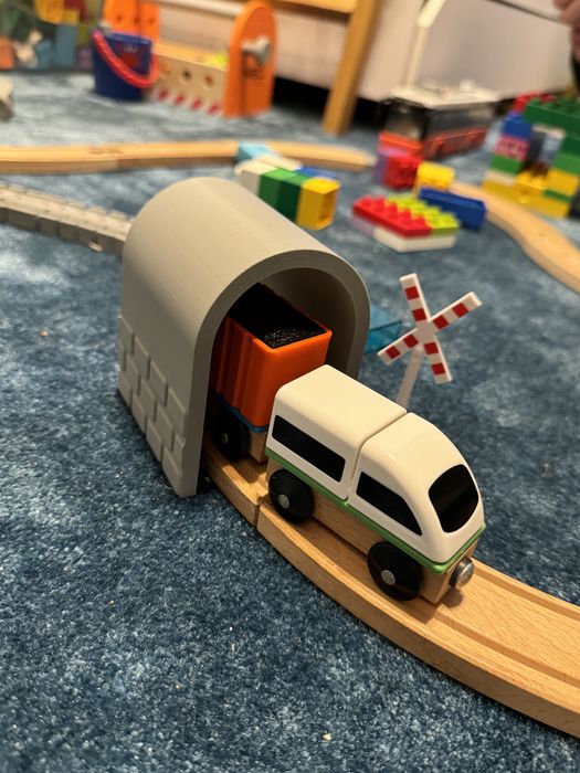 Tunel do kolejki drewnianej z Ikea Brio