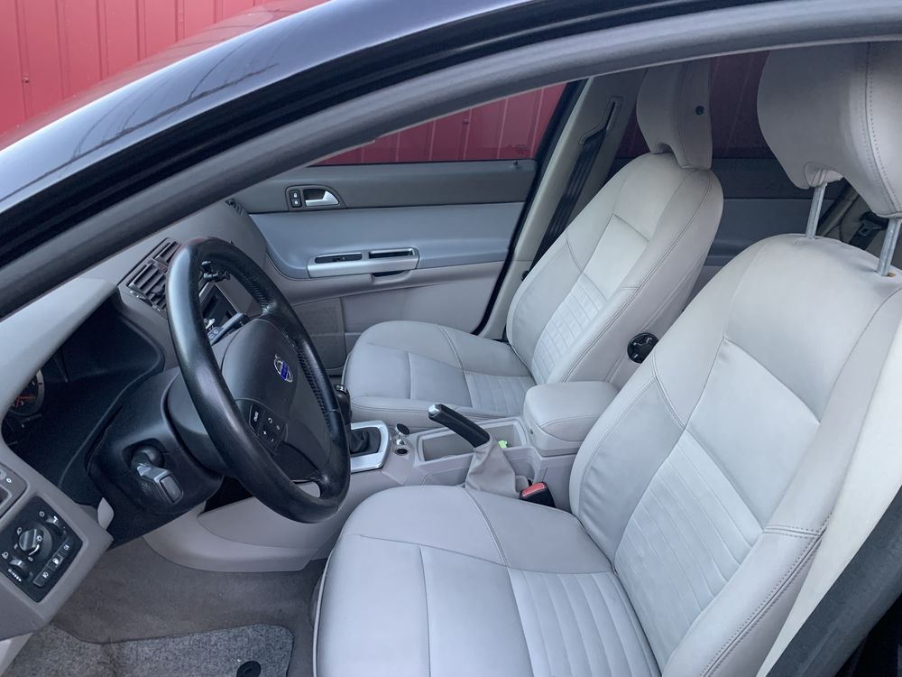 Volvo V50 автомобіль