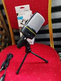 Mikrofon ze statywem nóżkami do karaoke stojący na biurko stół Nowy