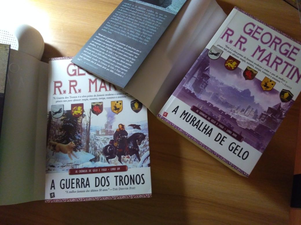 Livros I e II d'As Crónicas de Gelo e Fogo