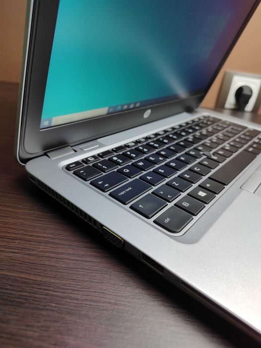 Laptop 12,5" HP EliteBook 820 G3 - i5-6200U/16GB RAM/128SSD/W10 4G FV