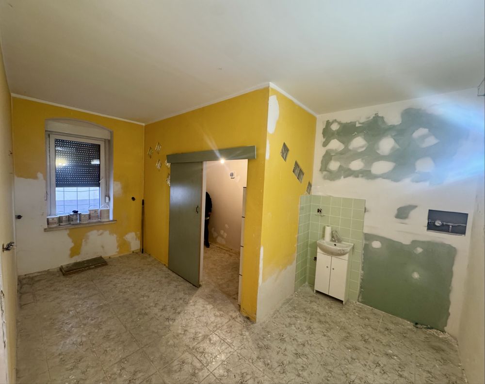 Biuro Lokal Handlowo-Usługowy W Centrum 24m²