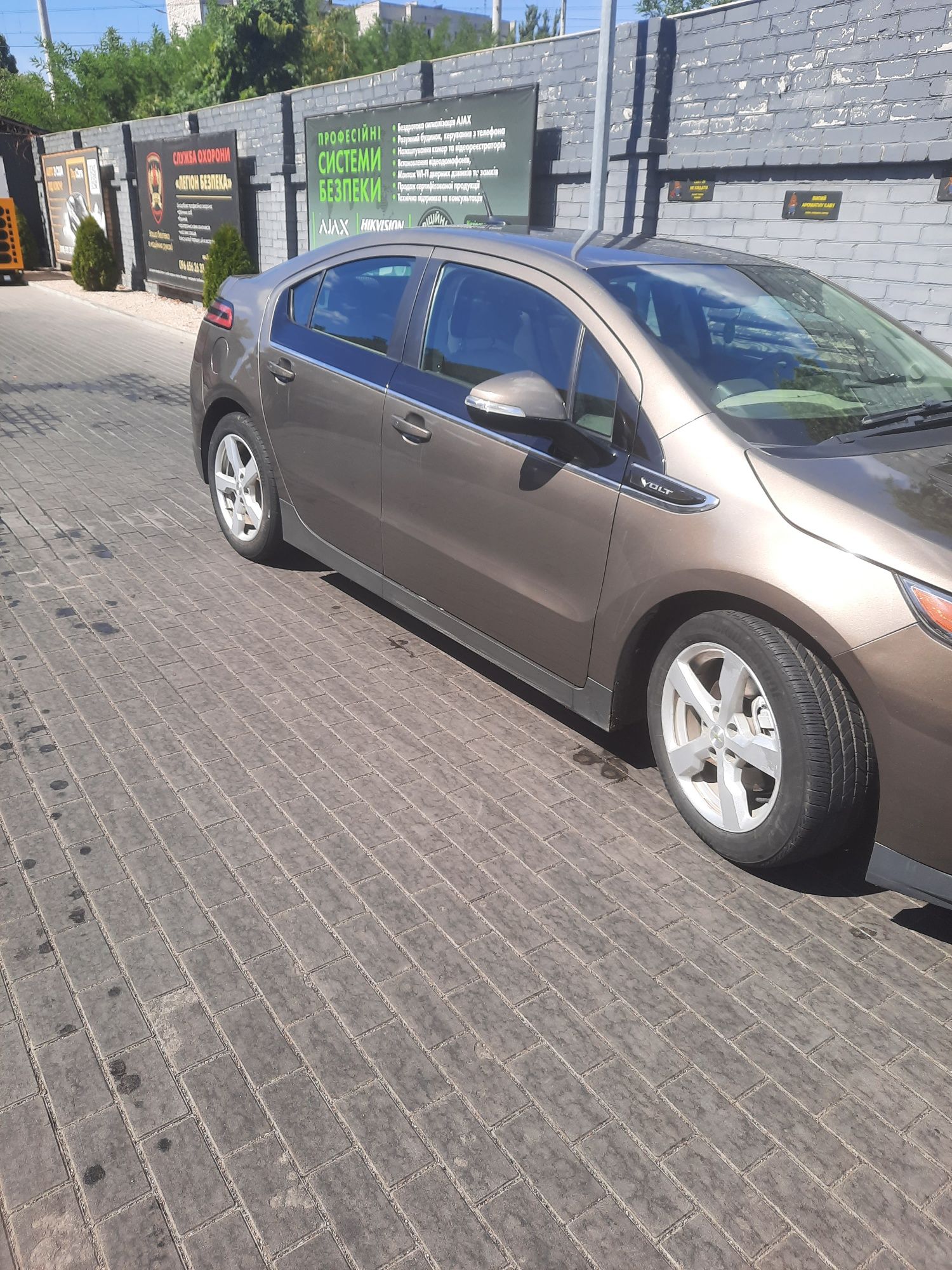 Chevrolet Volt в гаргому стані