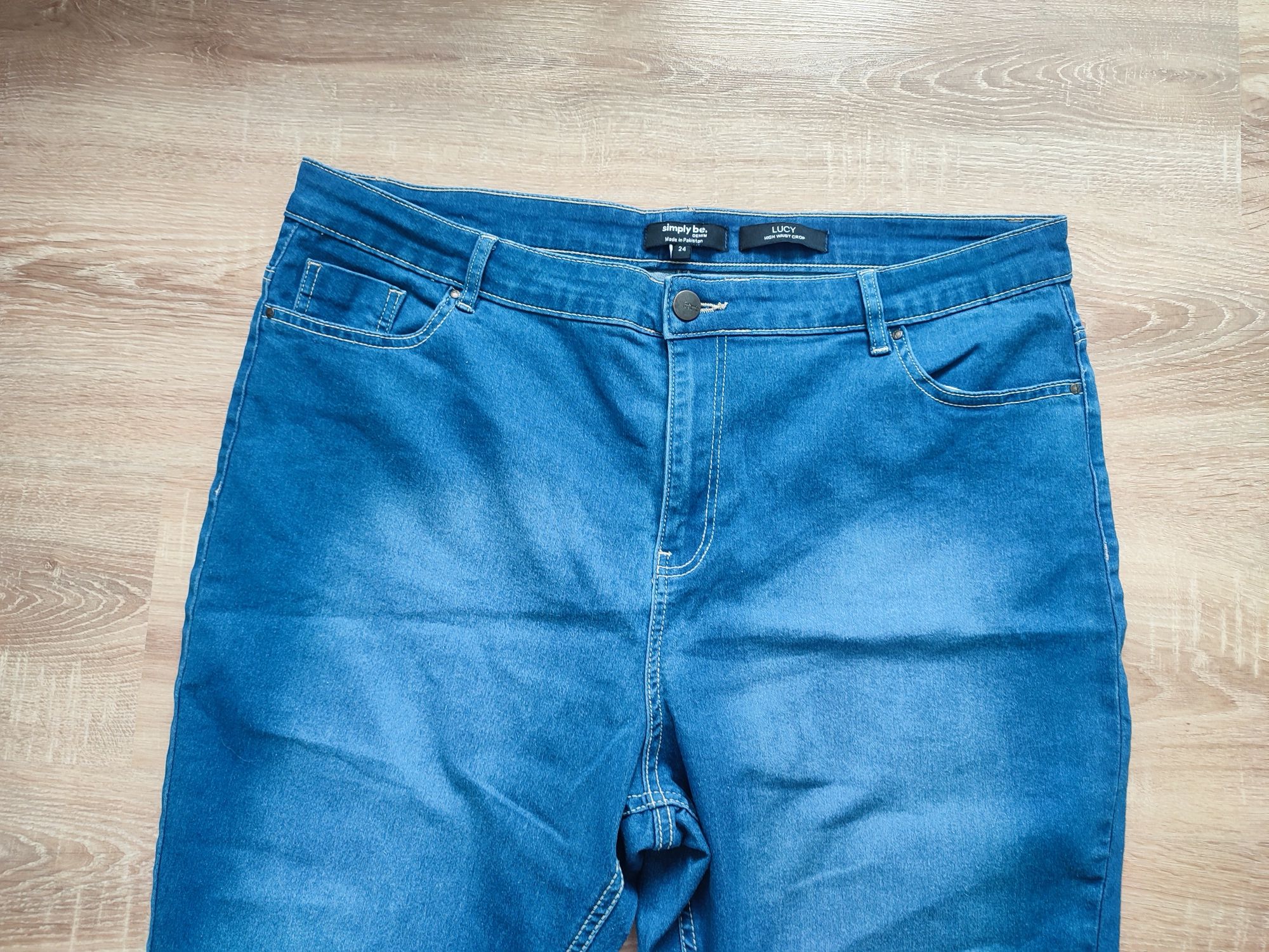 Spodnie za kolano plus size