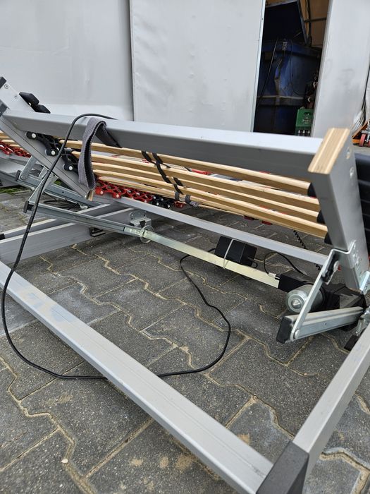 Stelaż elektryczny na materac