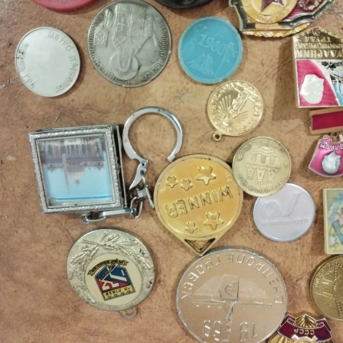 Жетоны, значки на продажу