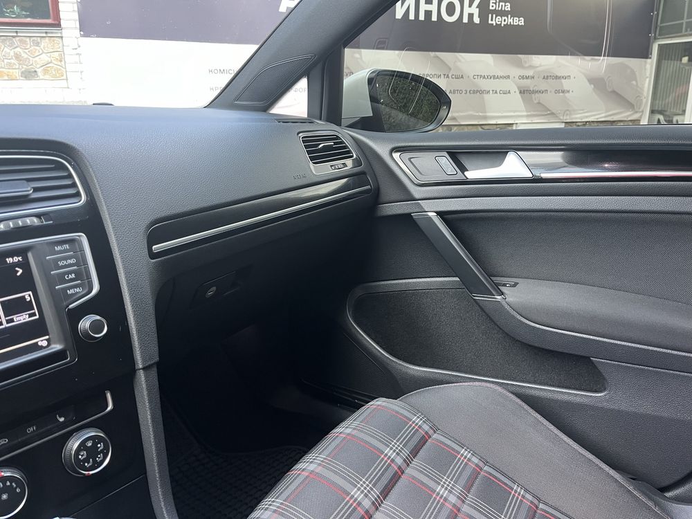 VW Golf GTI 2016 в Лізинг | Кредит
