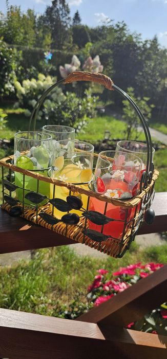 Zestaw komplet 5 szklanek z koszyczkiem rustykalnym