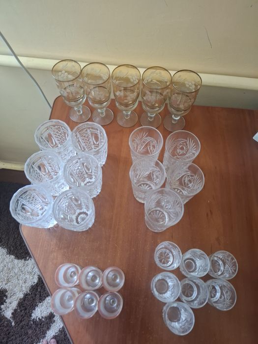 Стакани та рюмки