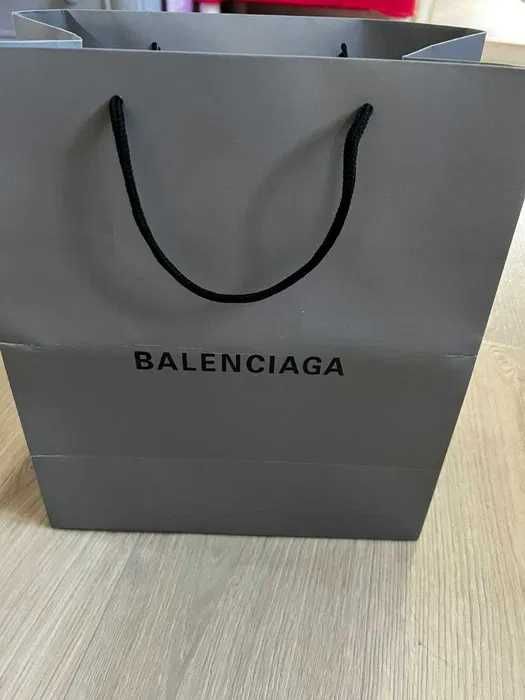 Стильні жіночі чоботи BALENCIAGA