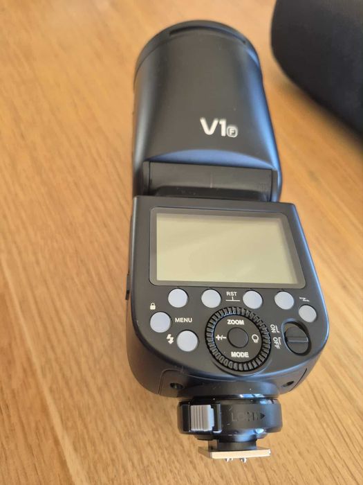 Godox V1  - Lampa błyskowa Round Head Do FujiFilm