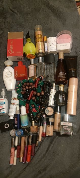 Zestaw perfum+ kosmetyki+korale mega paka