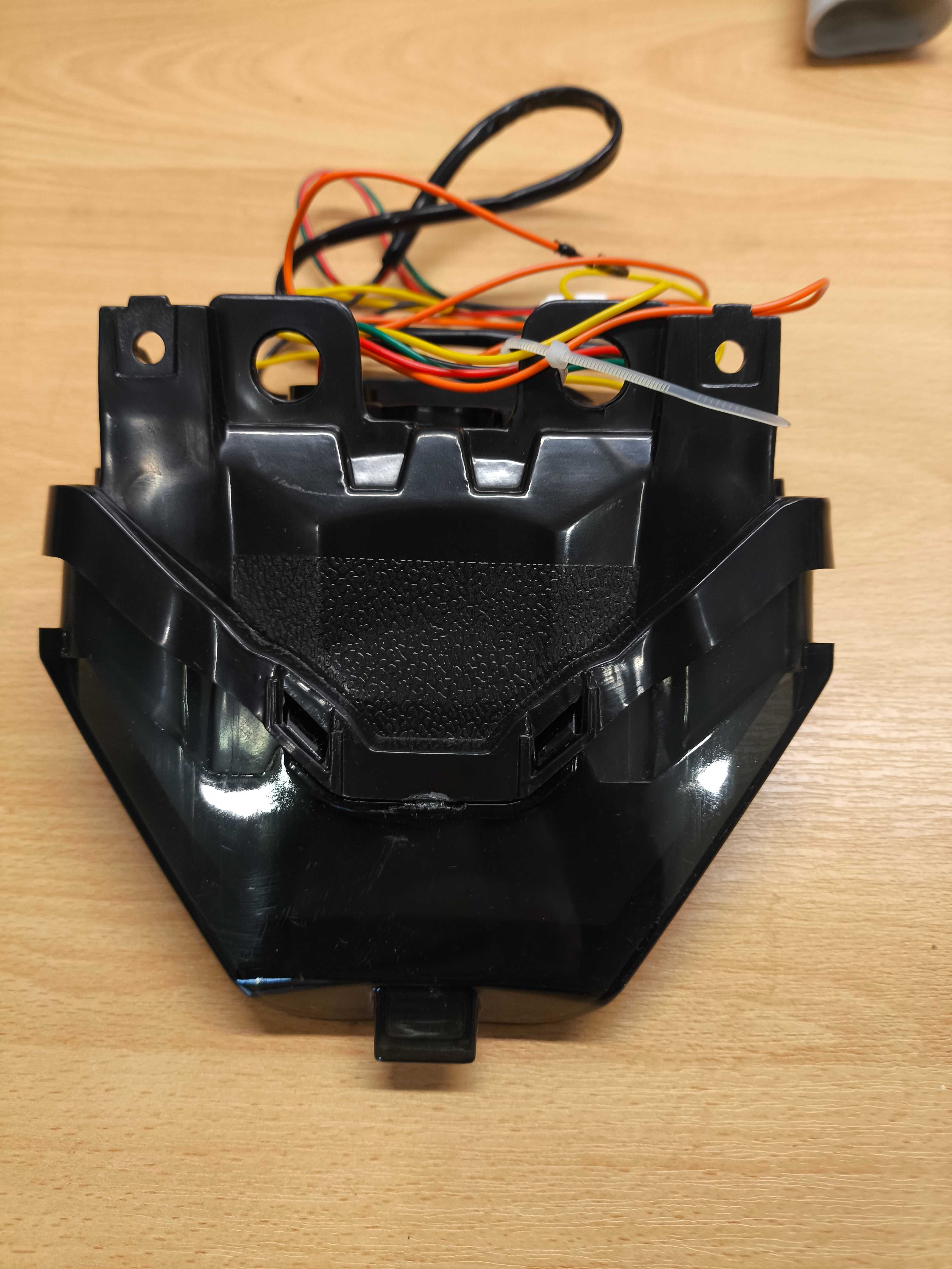 Światło tylne motocyklowe LED do YZF R3 R25 Y15ZR MT07 FZ07 LC150[2282