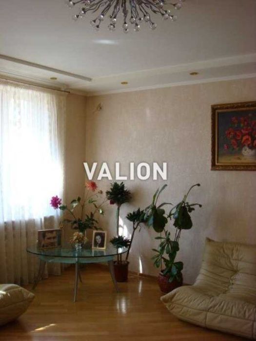 Продаж без% 4к квартири Богдана Хмельницького 62Б Шевченківський р-н