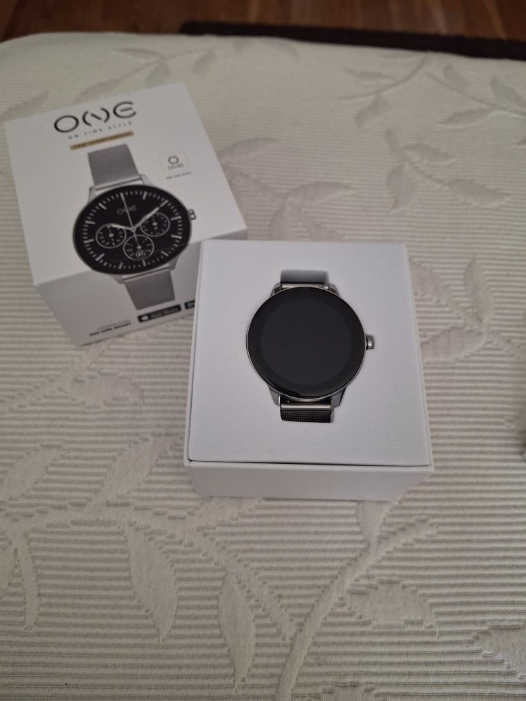 Smartwatch One com 4 Braceletes