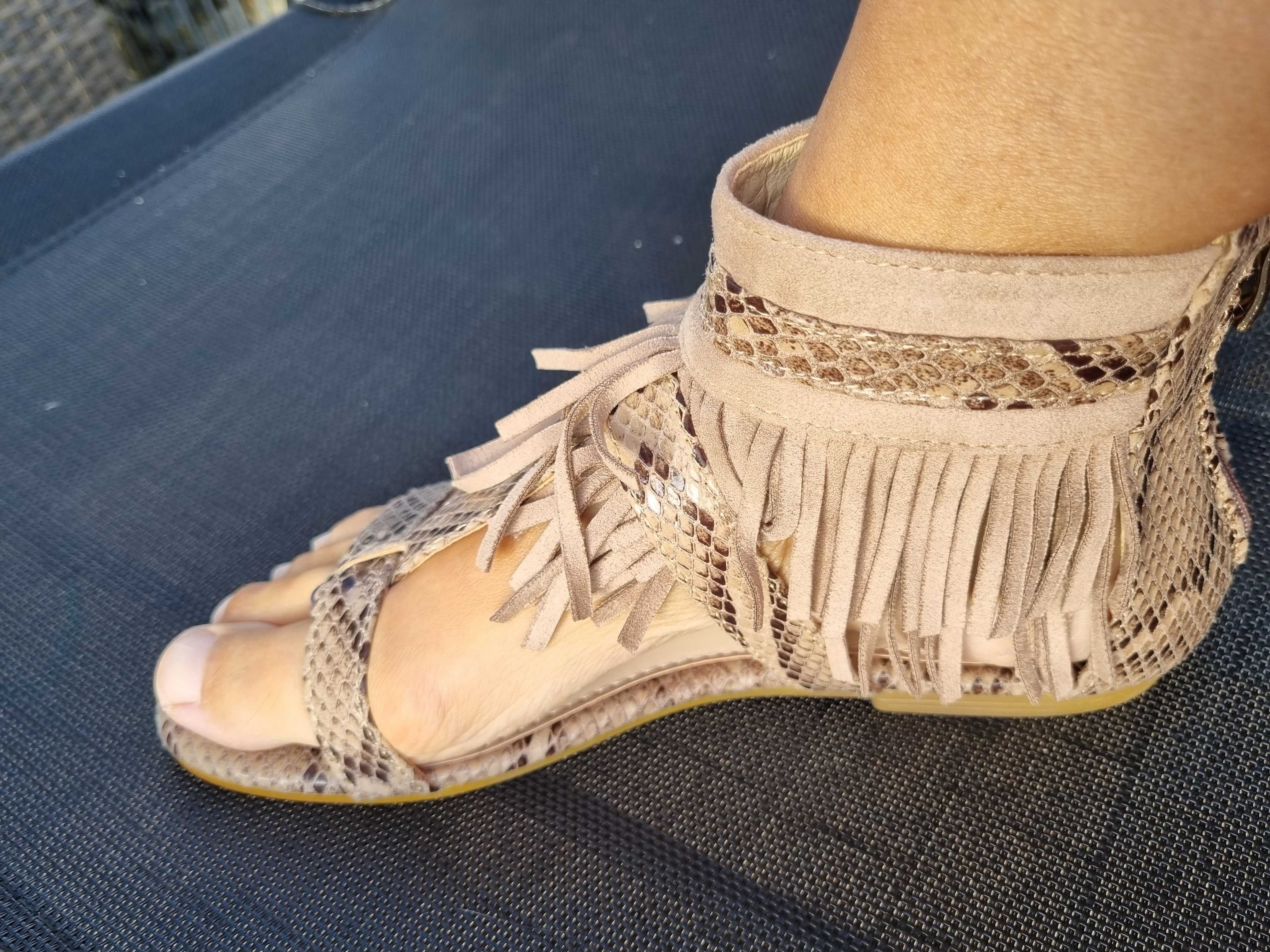 NOWE sandały Boho frędzle R 38 sandałki japonki - struktura skóra węża
