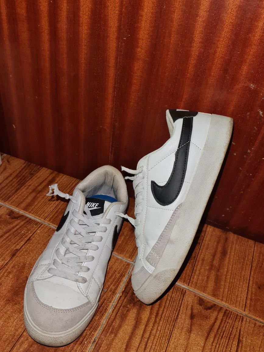 Tênis número 39 ... 10€