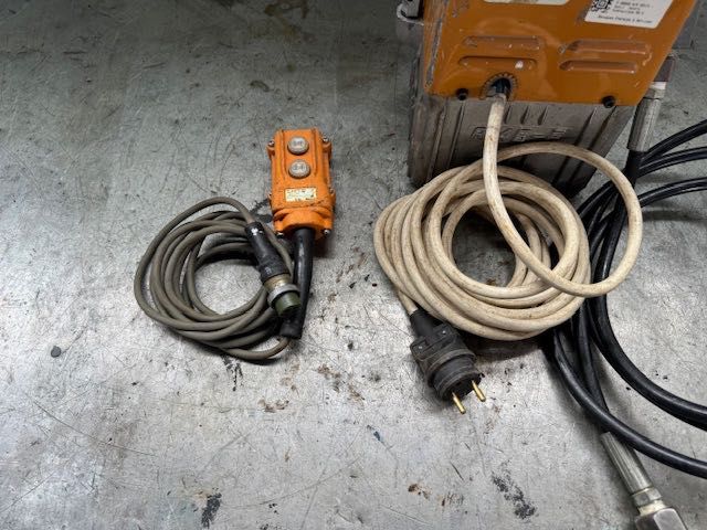Elektryczny zasilacz hydrauliczny o mocy 700 bar