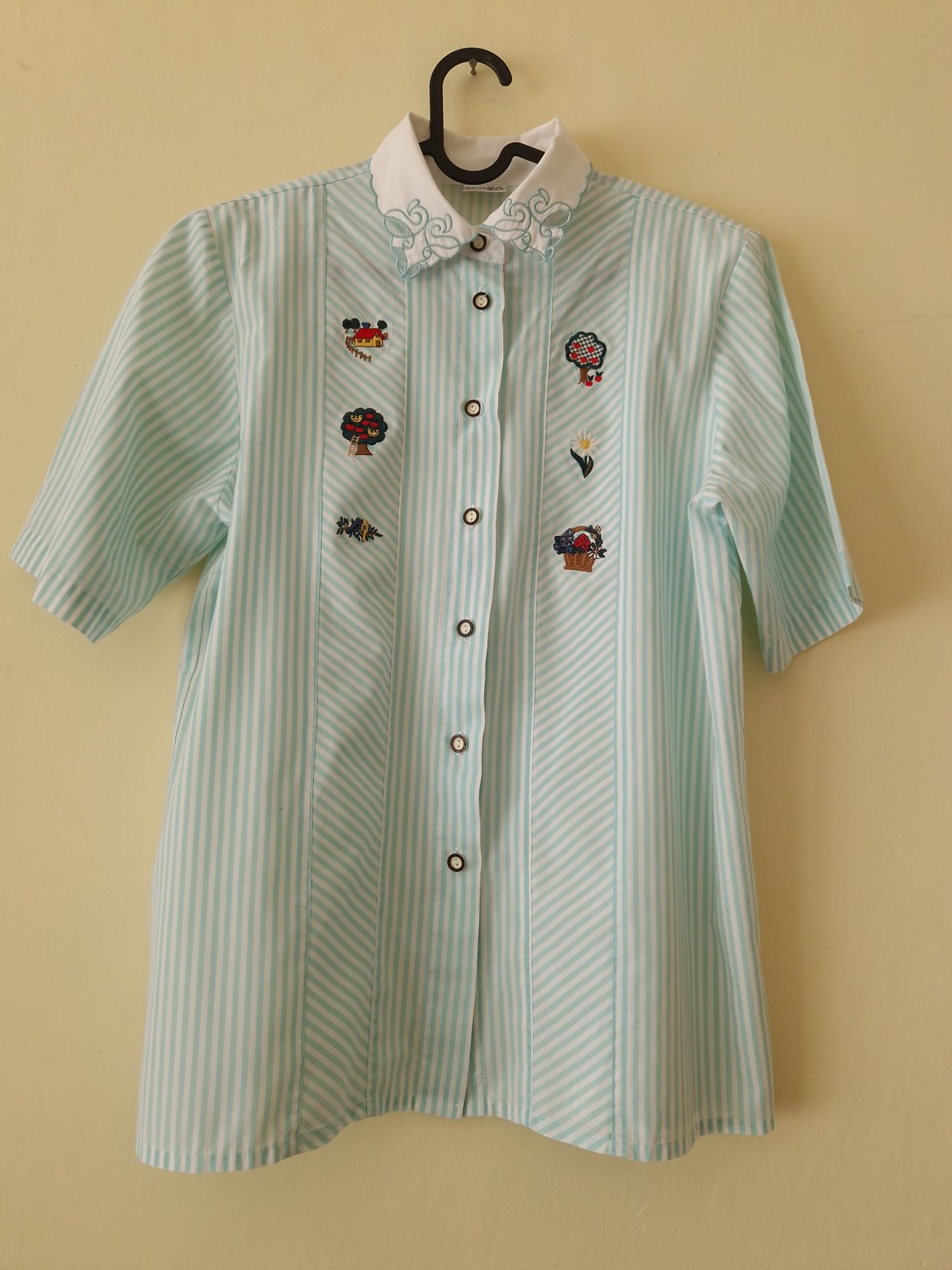 Cottagecore koszula vintage z haftem niebieska biała paski