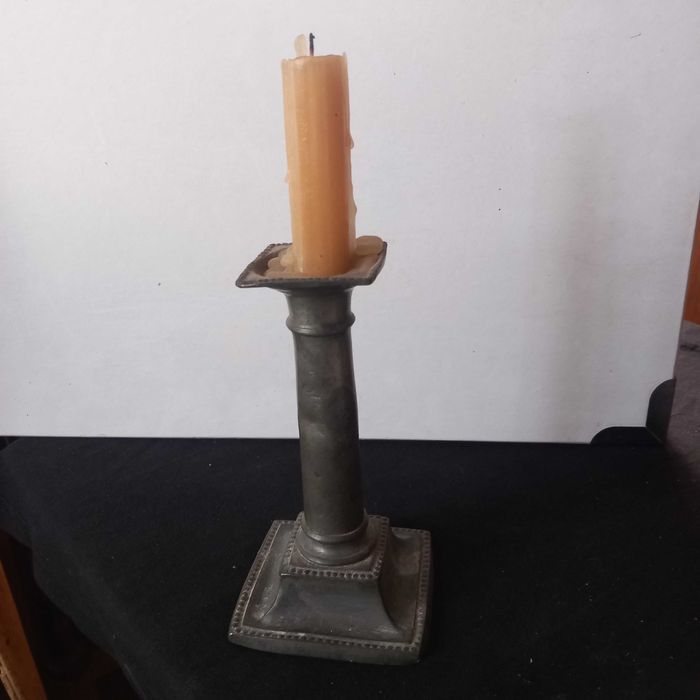 Castiçal em estanho