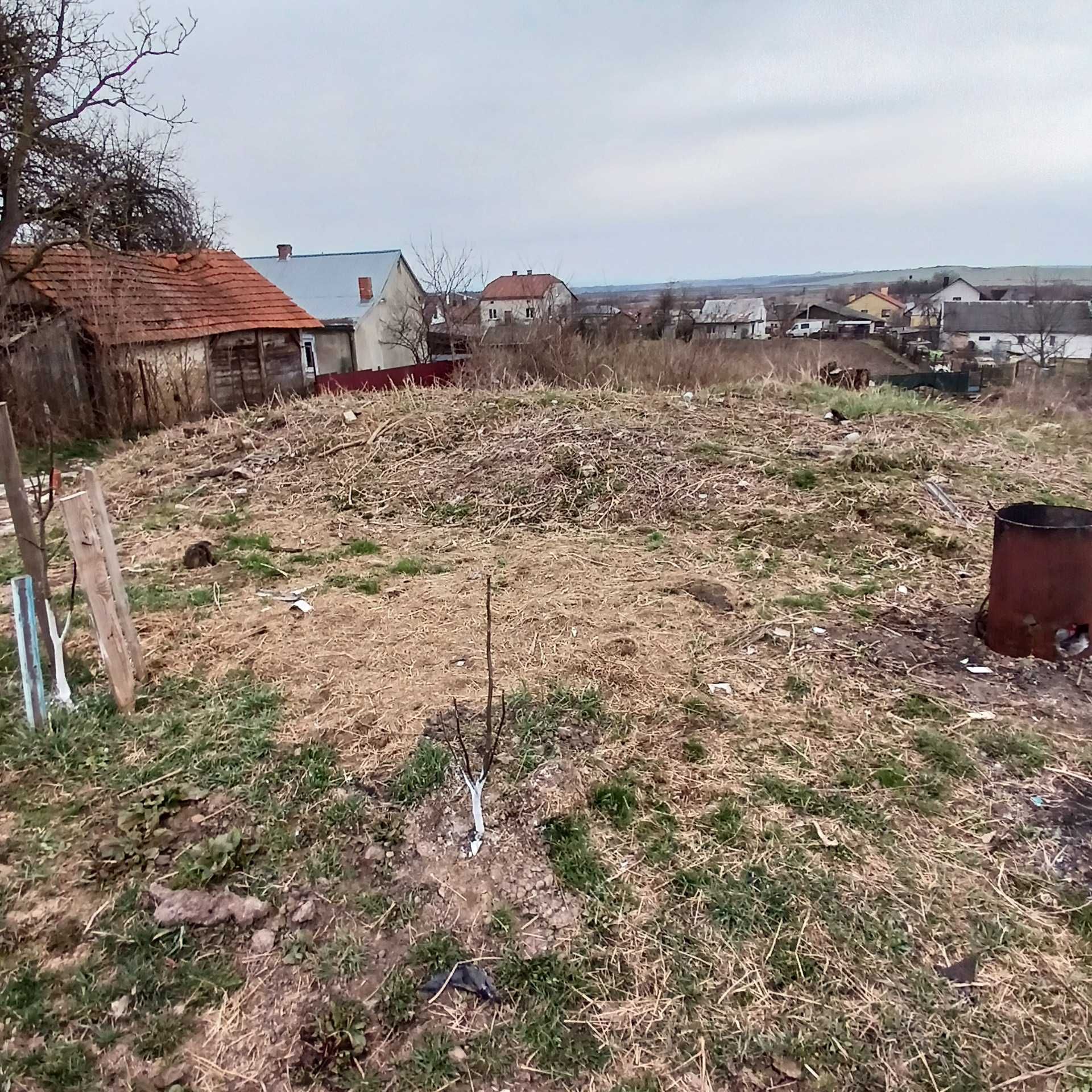 Продаж ділянки під забудову з усіма комунікаціями . ЯМПІЛЬ.