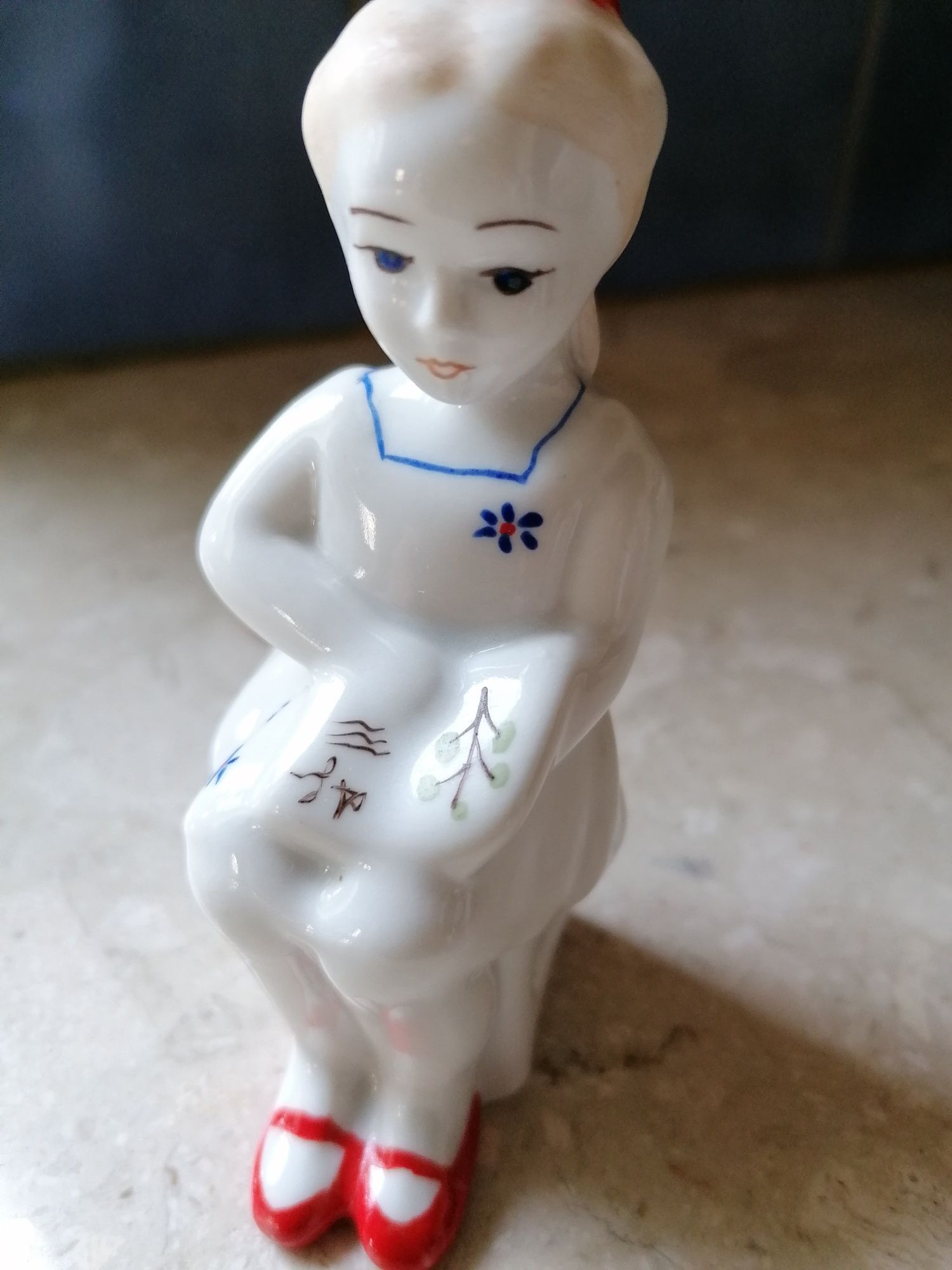Porcelanowa figurka vintage