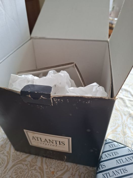 Garrafa nova Atlantis