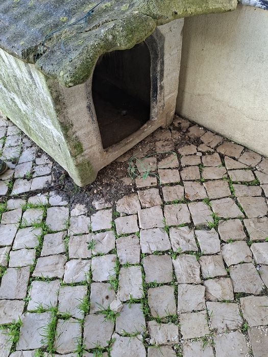 Casota de cimento para cão grande