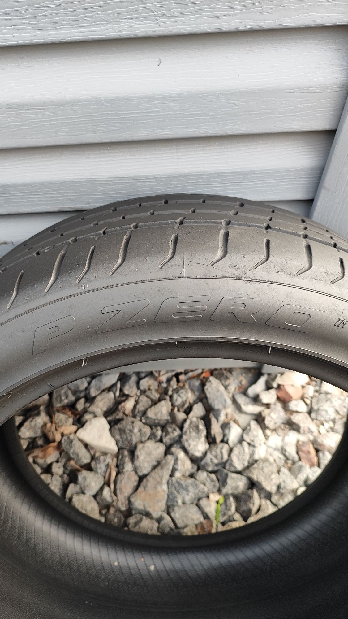 Шини Pirelli літні 255/40 R19