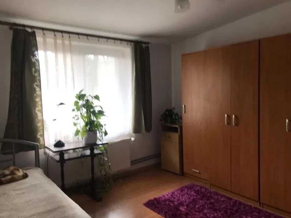 Wynajem mieszkania jednopokojowego w domku z ogrodem