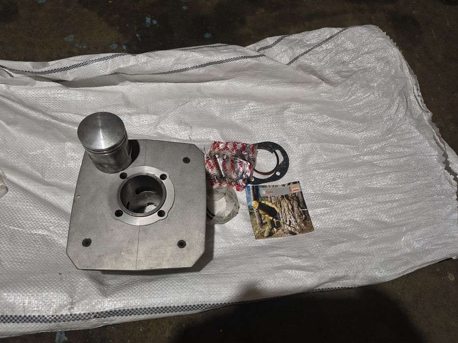 Поршнева мінск 125