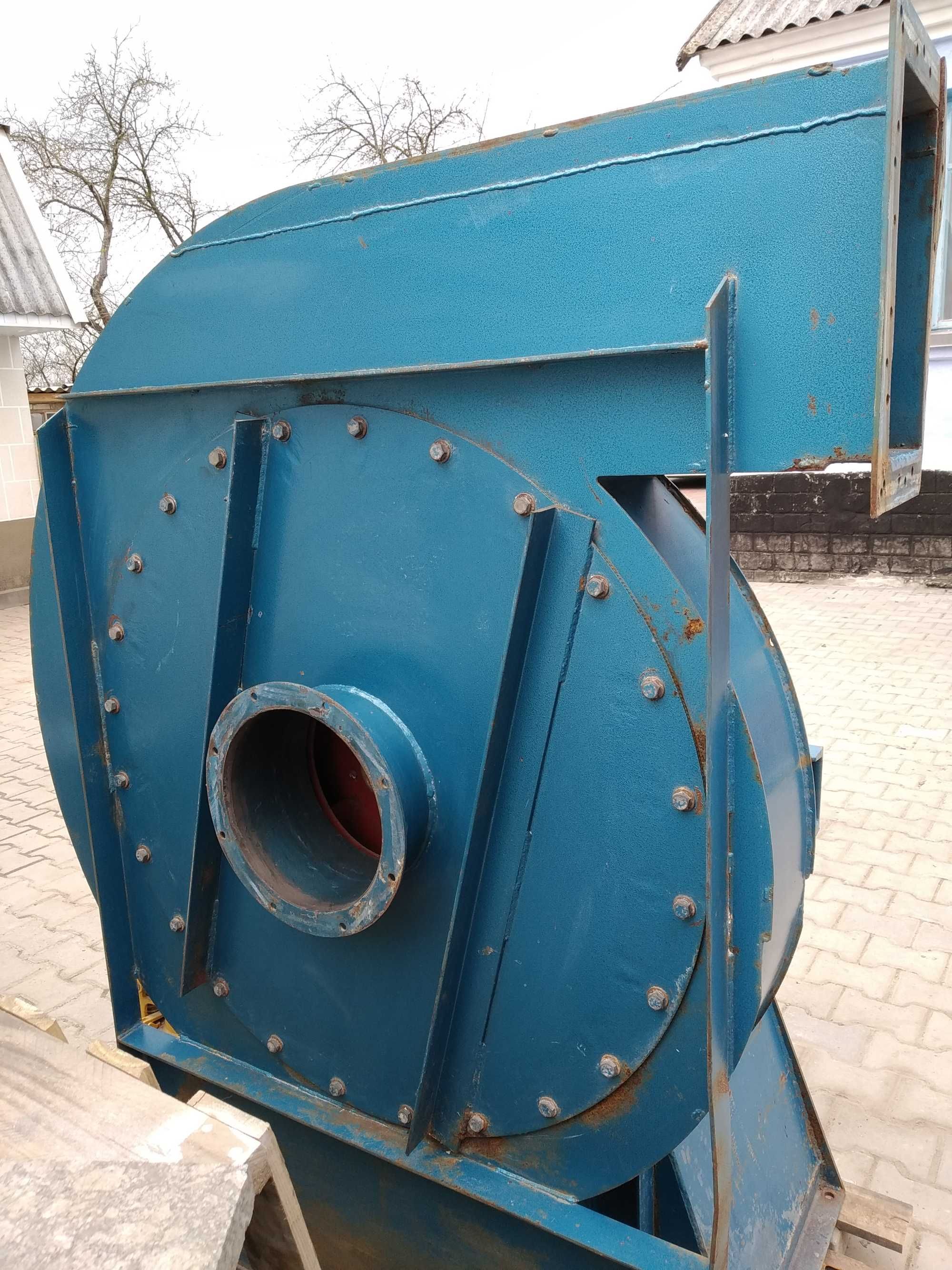 Радіальний відцентровий вентилятор високого тиску 37,18,11кВт, димосос