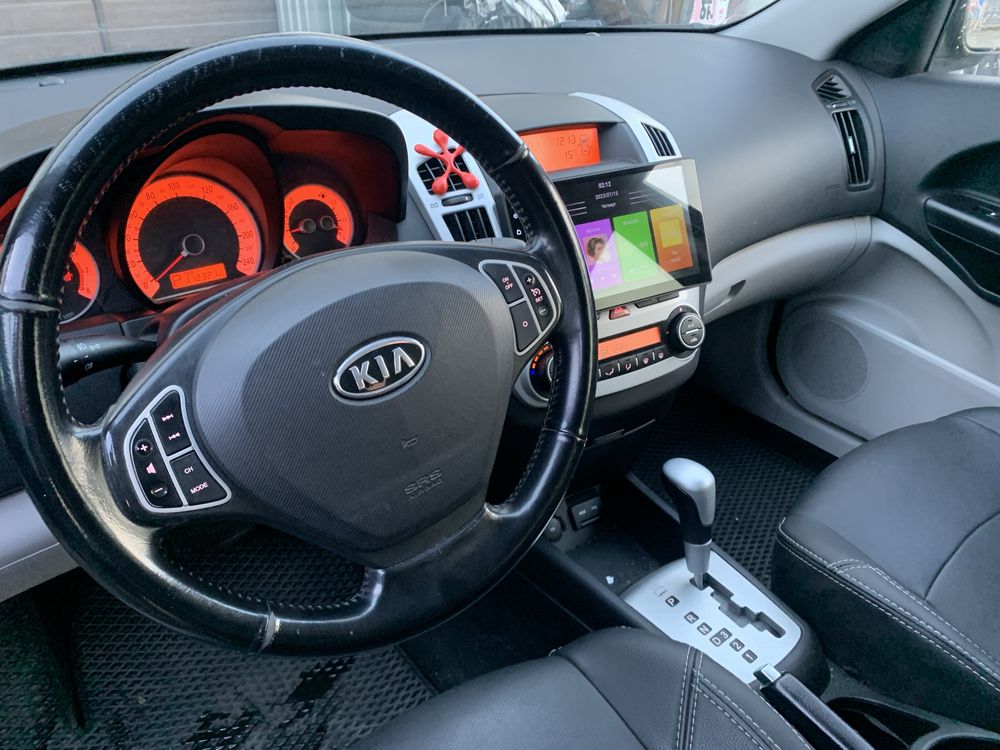 Продам  киа сиид дтп2.0 автомат