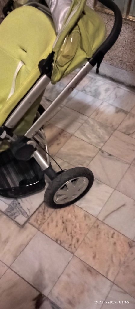 carrinho de bebê